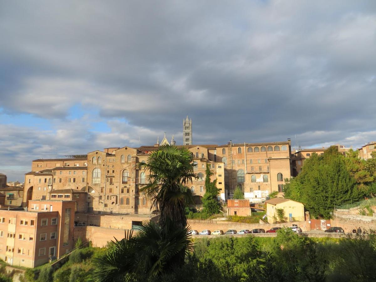 Casa Del Bravo - Camera Signorile '800 Sugli Antichi Orti Senesi Hotell Siena Exteriör bild