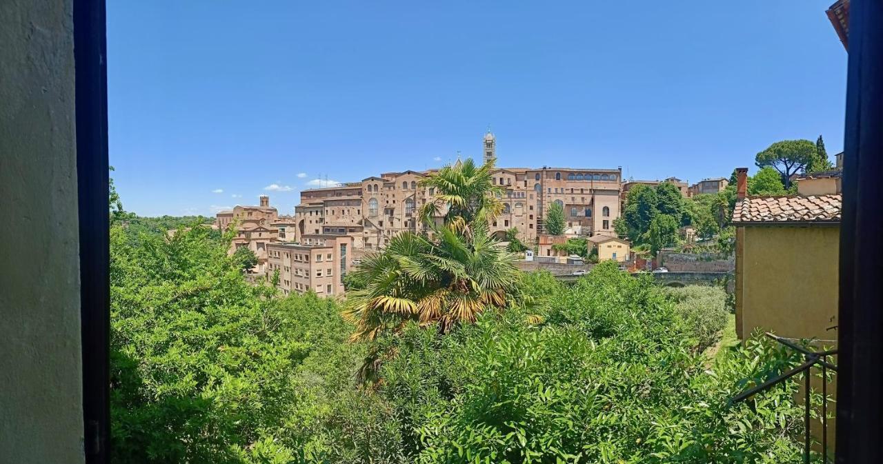 Casa Del Bravo - Camera Signorile '800 Sugli Antichi Orti Senesi Hotell Siena Exteriör bild